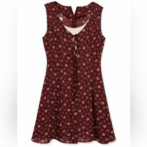 Elegant Burgundy Sleeveless Dress